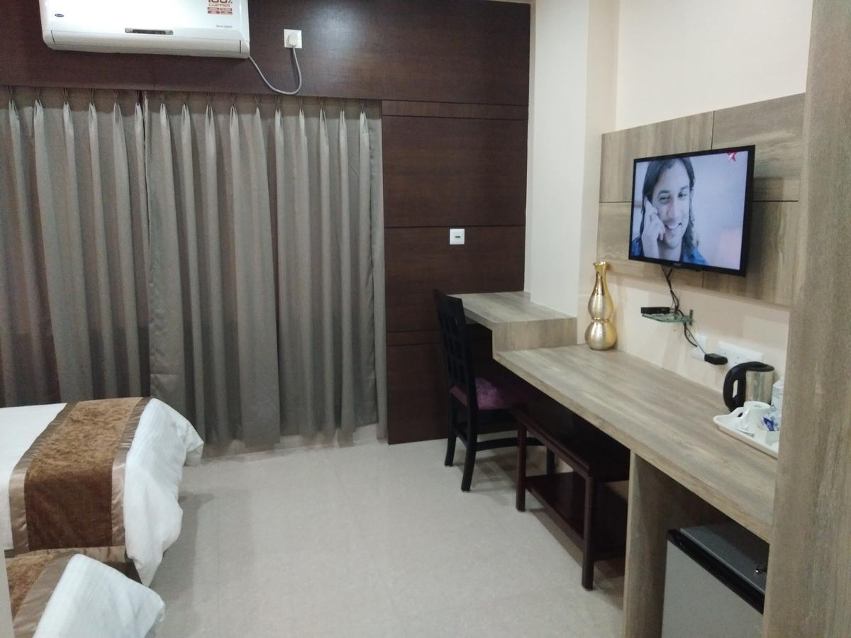 Hotel Welkin Residency Tezpur Buitenkant foto